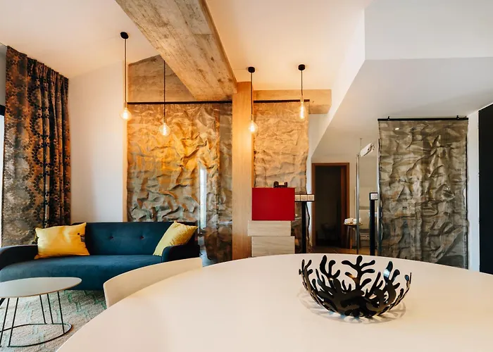 Citta Di Lume & Lofts 4* Порто-Веккьо